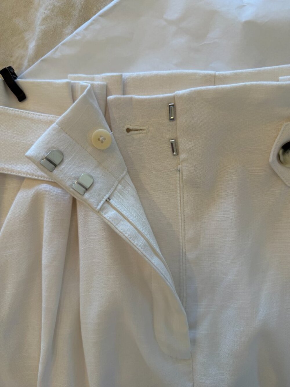 Veronica Beard Franzi Shorts off white - Picture 6 of 8